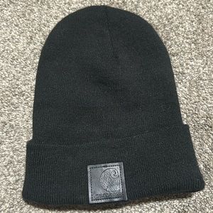 Black carhartt Beanie. Lightly worn and I have washed before listing.
